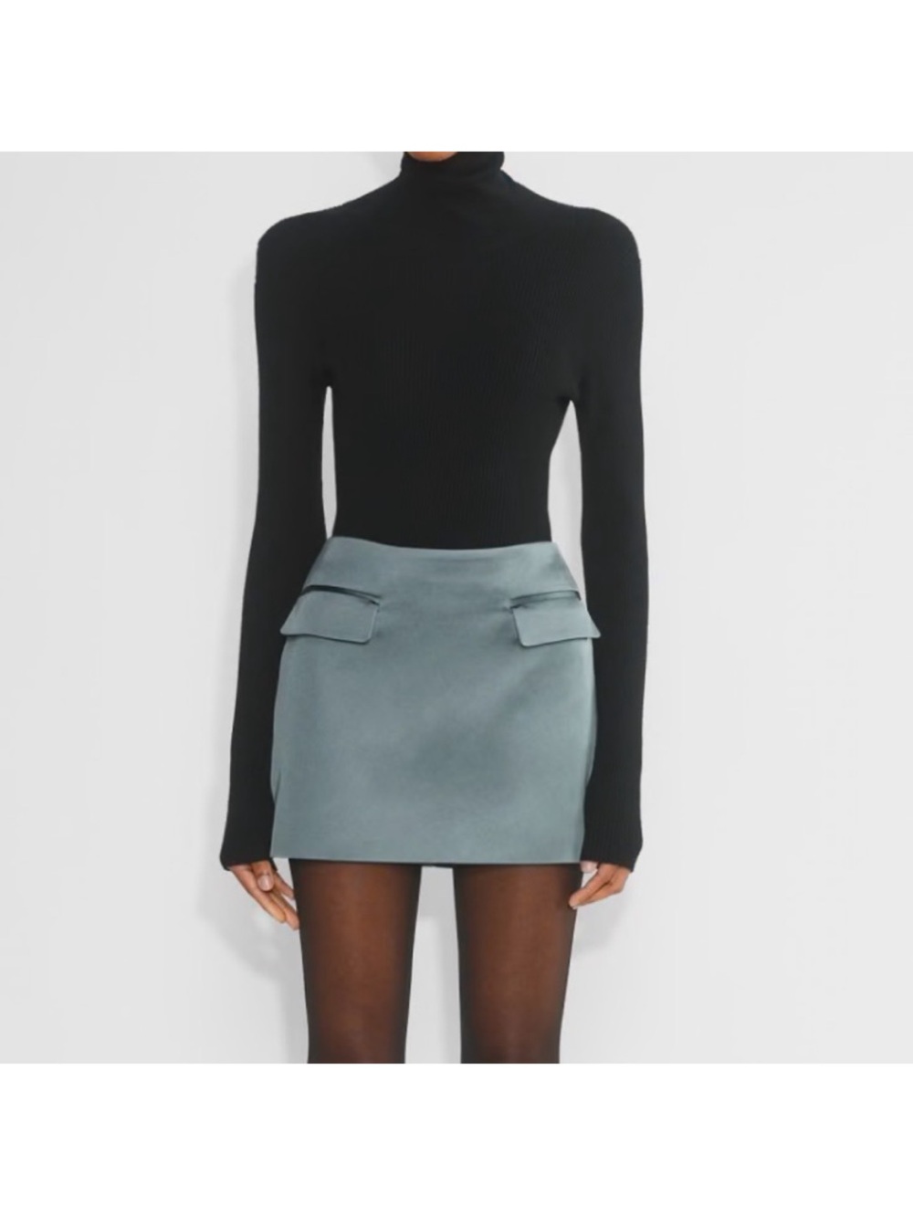 NWT Aritzia Babaton Stationery
Satin Skirt